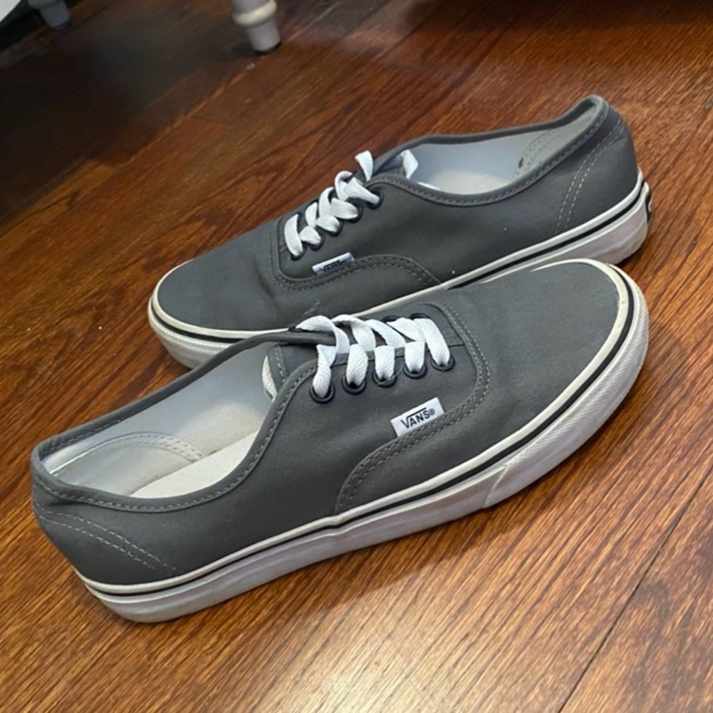 Gray low top vans